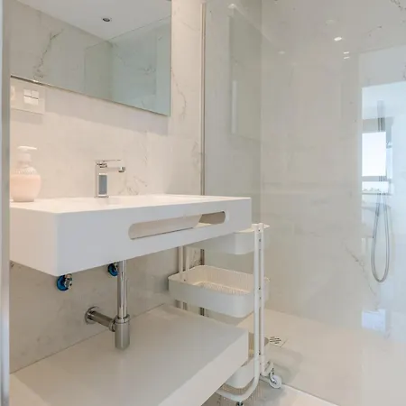 Exclusiva Con Piscina, Jardin Y Barbacoa *