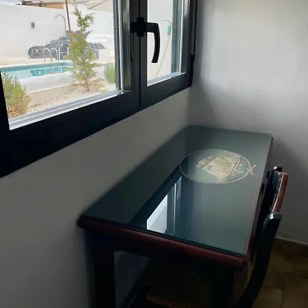 Exclusiva Con Piscina, Jardin Y Barbacoa بيليكْروس