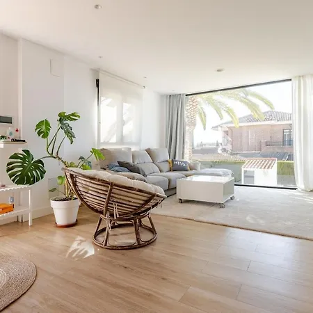 Exclusiva Con Piscina, Jardin Y Barbacoa * بيليكْروس